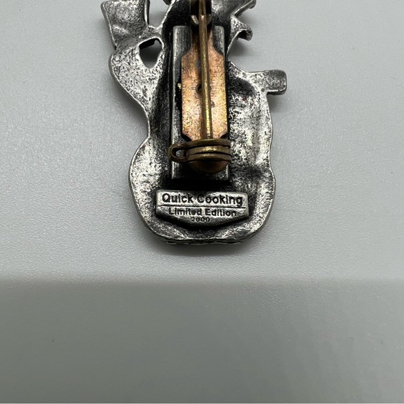 Vintage Pewter Snowman Brooch Signed 2000 Limited Edition Collection - Picture 9 of 12